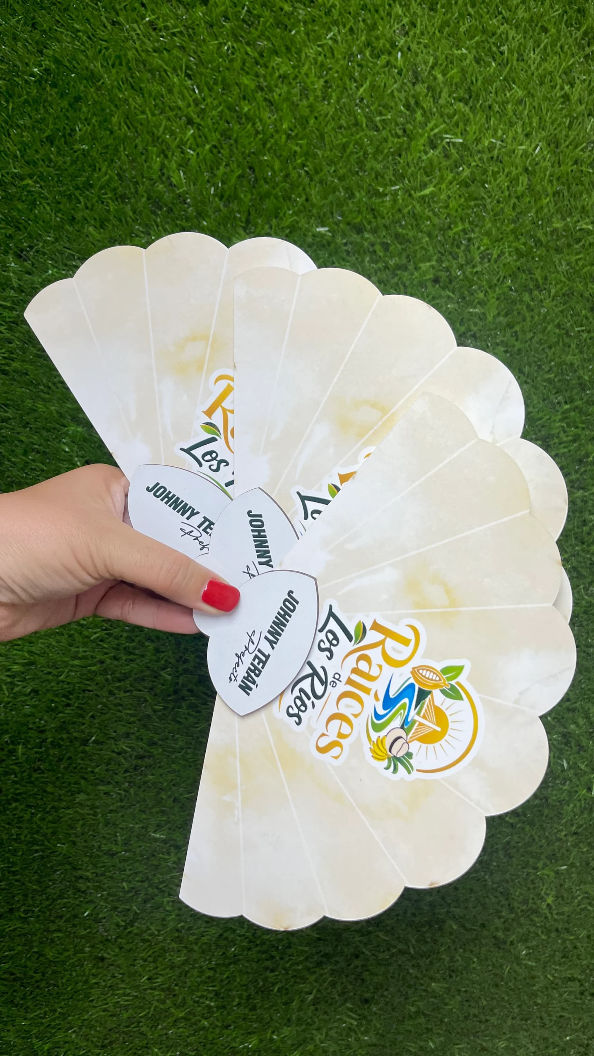 ABANICO DE CARTULINA PERSONALIZADO
